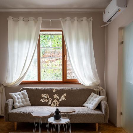 Beautiful Two-Bedroom Apartment In City Center Sofya Dış mekan fotoğraf